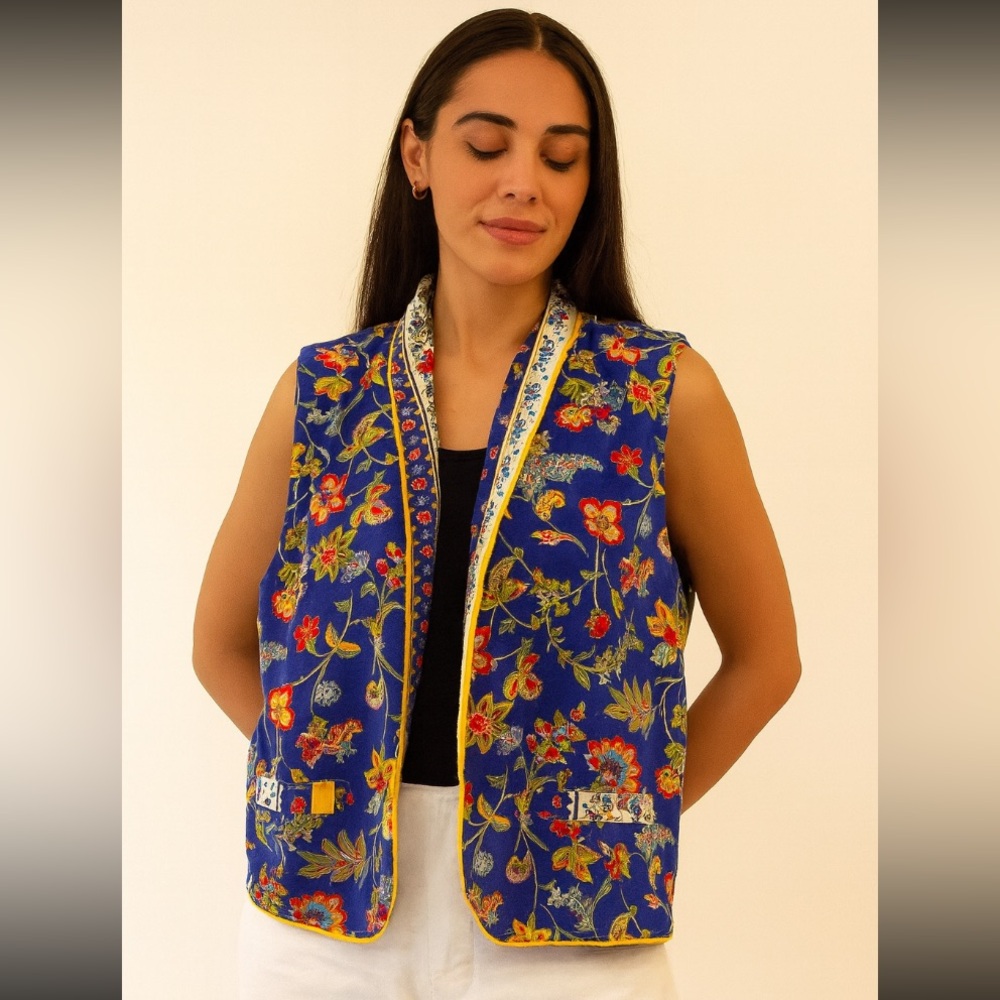 Vintage Handmade Reversible Blue Floral Patterned Women’s Vest Size Large